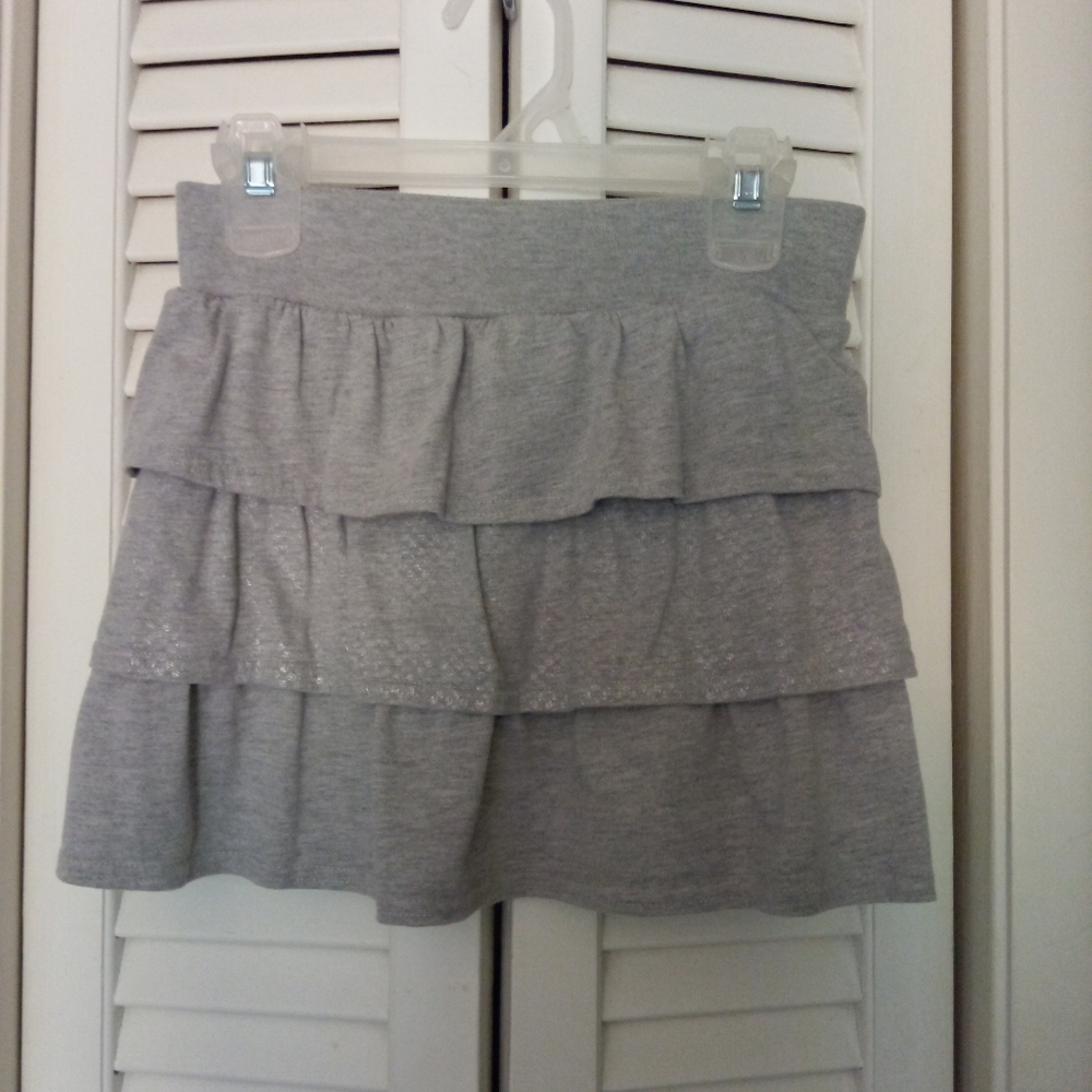 Girl’s Size 7 Ruffled Gray Skirt